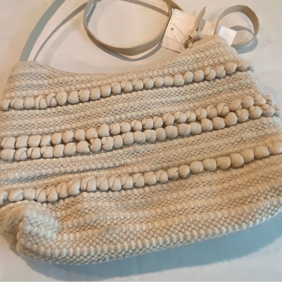 H&M Textured Cotton Weave Shoulder Bag - Picture 4 of 12